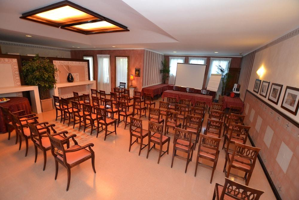 Enrichetta 3* Desenzano del Garda