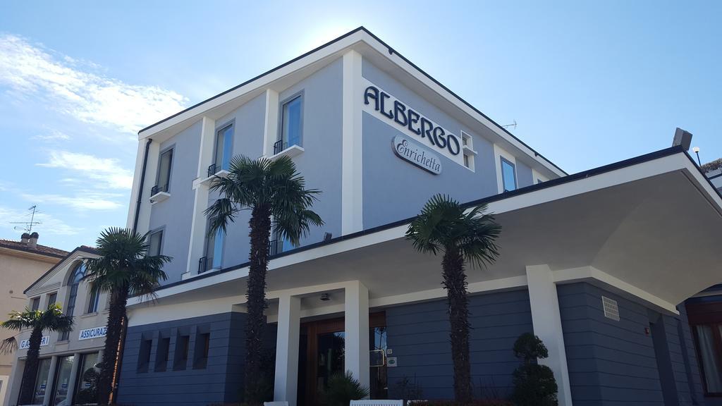 Enrichetta 3* Desenzano del Garda
