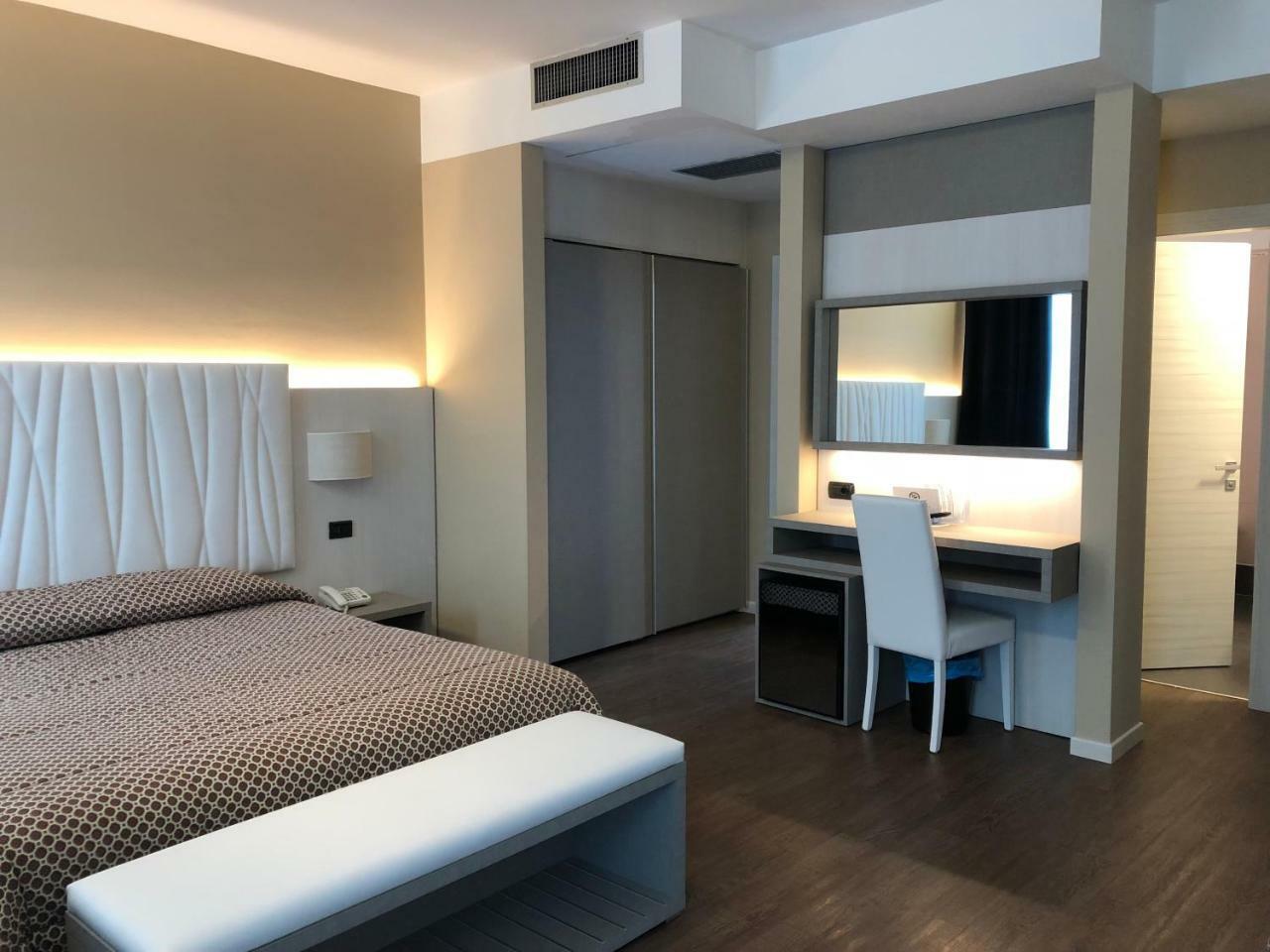 Enrichetta 3*