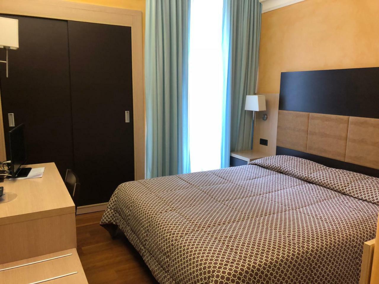 Enrichetta 3*